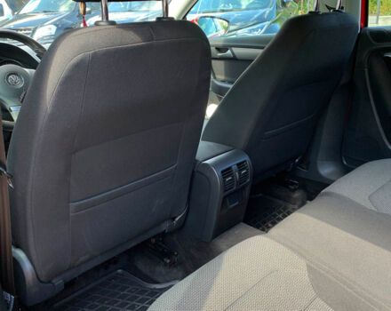 Красный Фольксваген Пассат, объемом двигателя 2 л и пробегом 327 тыс. км за 11550 $, фото 13 на Automoto.ua