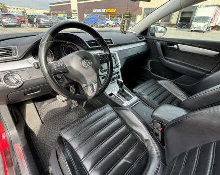 Красный Фольксваген Пассат, объемом двигателя 1.97 л и пробегом 289 тыс. км за 11700 $, фото 11 на Automoto.ua