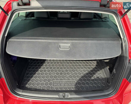 Красный Фольксваген Пассат, объемом двигателя 1.97 л и пробегом 289 тыс. км за 11700 $, фото 20 на Automoto.ua