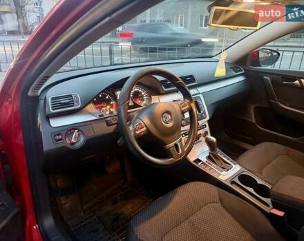 Красный Фольксваген Пассат, объемом двигателя 2 л и пробегом 275 тыс. км за 8555 $, фото 10 на Automoto.ua