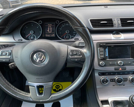 Красный Фольксваген Пассат, объемом двигателя 2 л и пробегом 327 тыс. км за 11550 $, фото 15 на Automoto.ua