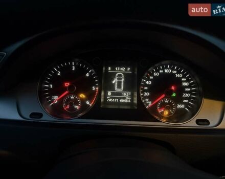 Красный Фольксваген Пассат, объемом двигателя 2 л и пробегом 275 тыс. км за 8555 $, фото 24 на Automoto.ua