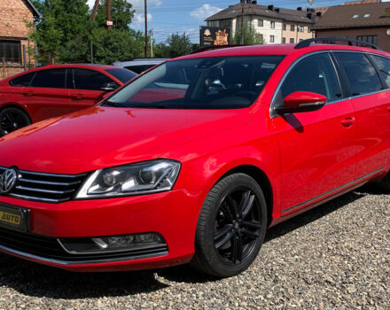 Красный Фольксваген Пассат, объемом двигателя 2 л и пробегом 327 тыс. км за 11550 $, фото 2 на Automoto.ua