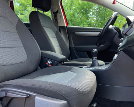 Красный Фольксваген Пассат, объемом двигателя 2 л и пробегом 327 тыс. км за 11550 $, фото 19 на Automoto.ua