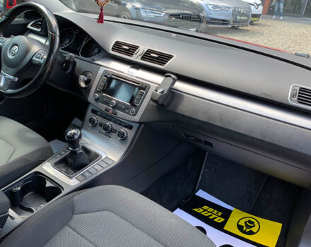 Красный Фольксваген Пассат, объемом двигателя 2 л и пробегом 327 тыс. км за 11550 $, фото 18 на Automoto.ua