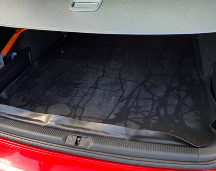 Красный Фольксваген Пассат, объемом двигателя 2 л и пробегом 327 тыс. км за 11550 $, фото 17 на Automoto.ua