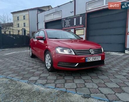 Красный Фольксваген Пассат, объемом двигателя 2 л и пробегом 275 тыс. км за 8555 $, фото 1 на Automoto.ua