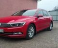 Красный Фольксваген Пассат, объемом двигателя 1.6 л и пробегом 300 тыс. км за 13208 $, фото 1 на Automoto.ua