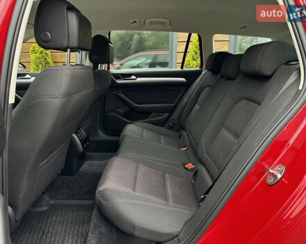 Красный Фольксваген Пассат, объемом двигателя 1.6 л и пробегом 276 тыс. км за 14300 $, фото 53 на Automoto.ua