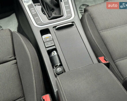 Красный Фольксваген Пассат, объемом двигателя 1.6 л и пробегом 276 тыс. км за 14300 $, фото 47 на Automoto.ua