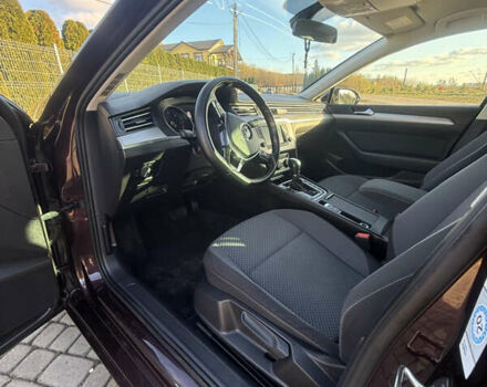 Красный Фольксваген Пассат, объемом двигателя 1.97 л и пробегом 301 тыс. км за 14800 $, фото 19 на Automoto.ua