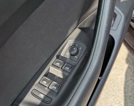 Красный Фольксваген Пассат, объемом двигателя 1.97 л и пробегом 190 тыс. км за 16999 $, фото 33 на Automoto.ua