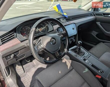 Красный Фольксваген Пассат, объемом двигателя 1.97 л и пробегом 190 тыс. км за 16999 $, фото 23 на Automoto.ua