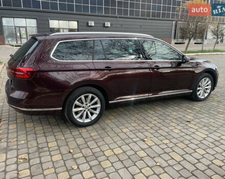 Красный Фольксваген Пассат, объемом двигателя 2 л и пробегом 218 тыс. км за 20450 $, фото 7 на Automoto.ua