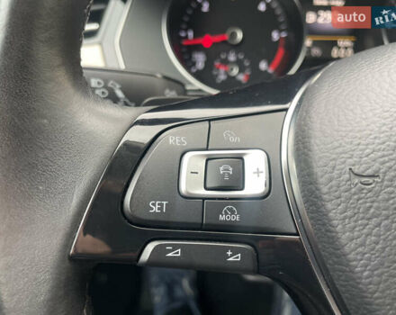 Красный Фольксваген Пассат, объемом двигателя 2 л и пробегом 218 тыс. км за 20450 $, фото 29 на Automoto.ua