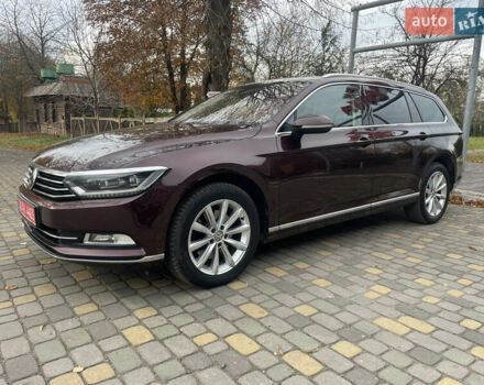 Красный Фольксваген Пассат, объемом двигателя 2 л и пробегом 218 тыс. км за 20450 $, фото 10 на Automoto.ua