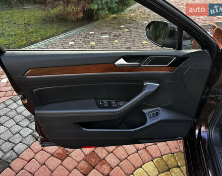 Червоний Фольксваген Пассат, об'ємом двигуна 2 л та пробігом 254 тис. км за 18900 $, фото 82 на Automoto.ua