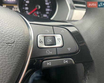 Красный Фольксваген Пассат, объемом двигателя 2 л и пробегом 218 тыс. км за 20450 $, фото 30 на Automoto.ua