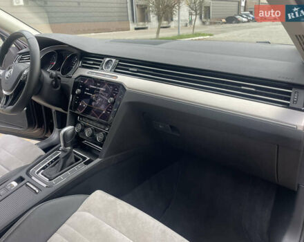 Красный Фольксваген Пассат, объемом двигателя 2 л и пробегом 218 тыс. км за 20450 $, фото 44 на Automoto.ua