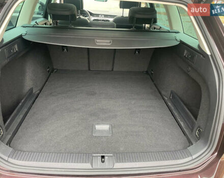 Красный Фольксваген Пассат, объемом двигателя 2 л и пробегом 218 тыс. км за 20450 $, фото 57 на Automoto.ua