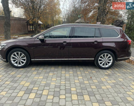 Красный Фольксваген Пассат, объемом двигателя 2 л и пробегом 218 тыс. км за 20450 $, фото 9 на Automoto.ua