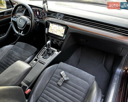 Червоний Фольксваген Пассат, об'ємом двигуна 2 л та пробігом 254 тис. км за 18900 $, фото 29 на Automoto.ua