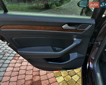 Червоний Фольксваген Пассат, об'ємом двигуна 2 л та пробігом 254 тис. км за 18900 $, фото 80 на Automoto.ua