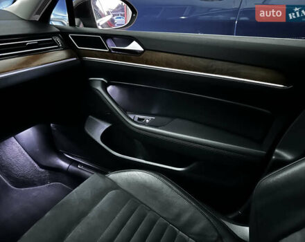 Червоний Фольксваген Пассат, об'ємом двигуна 2 л та пробігом 254 тис. км за 18900 $, фото 55 на Automoto.ua