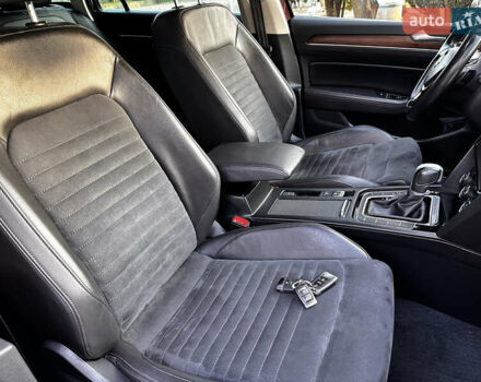 Червоний Фольксваген Пассат, об'ємом двигуна 2 л та пробігом 254 тис. км за 18900 $, фото 28 на Automoto.ua