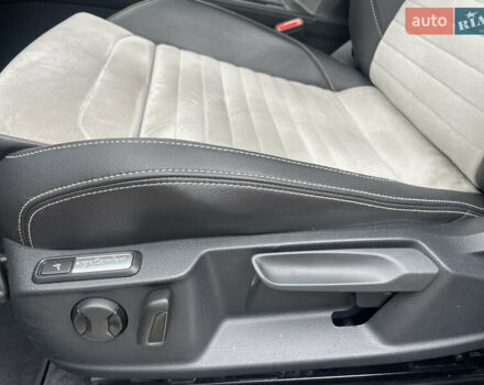 Красный Фольксваген Пассат, объемом двигателя 2 л и пробегом 218 тыс. км за 20450 $, фото 52 на Automoto.ua