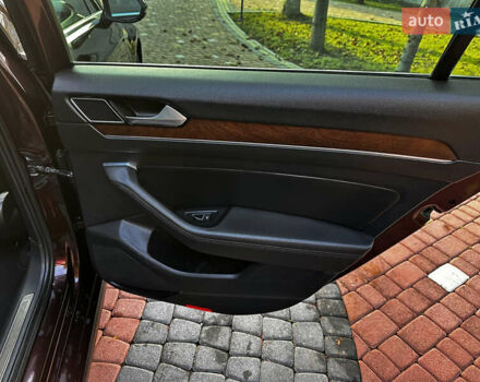 Червоний Фольксваген Пассат, об'ємом двигуна 2 л та пробігом 254 тис. км за 18900 $, фото 81 на Automoto.ua