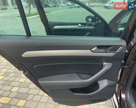 Красный Фольксваген Пассат, объемом двигателя 2 л и пробегом 218 тыс. км за 20450 $, фото 48 на Automoto.ua