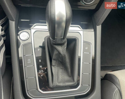 Красный Фольксваген Пассат, объемом двигателя 2 л и пробегом 218 тыс. км за 20450 $, фото 31 на Automoto.ua