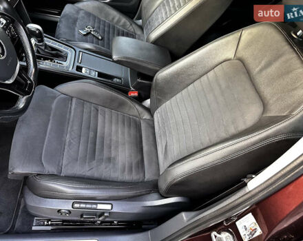 Червоний Фольксваген Пассат, об'ємом двигуна 2 л та пробігом 254 тис. км за 18900 $, фото 35 на Automoto.ua