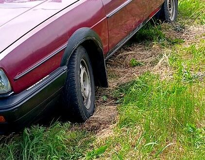 Фольксваген Пассат 1985 у Харкові на Automoto.ua Червоний Фольксваген Пассат, об'ємом двигуна 1.6 л та пробігом 228 тис. км за 1850 $, фото 1 на Automoto.ua