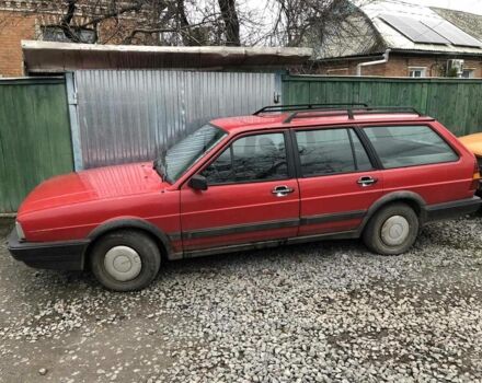 Красный Фольксваген Пассат, объемом двигателя 1.8 л и пробегом 190 тыс. км за 1600 $, фото 1 на Automoto.ua