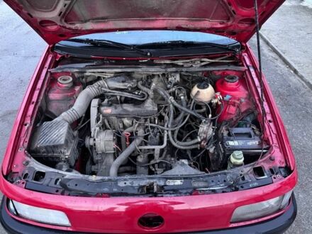 Фольксваген Пассат 1988 в Балаклее на Automoto.ua Красный Фольксваген Пассат, объемом двигателя 0 л и пробегом 300 тыс. км за 1600 $, фото 1 на Automoto.ua