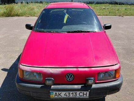 Фольксваген Пассат 1988 в Житомире на Automoto.ua Красный Фольксваген Пассат, объемом двигателя 1.8 л и пробегом 218 тыс. км за 1100 $, фото 1 на Automoto.ua