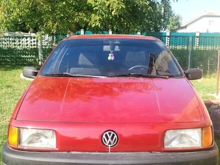 Фольксваген Пассат 1988 в Самборе на Automoto.ua Красный Фольксваген Пассат, объемом двигателя 1.8 л и пробегом 293 тыс. км за 1100 $, фото 1 на Automoto.ua