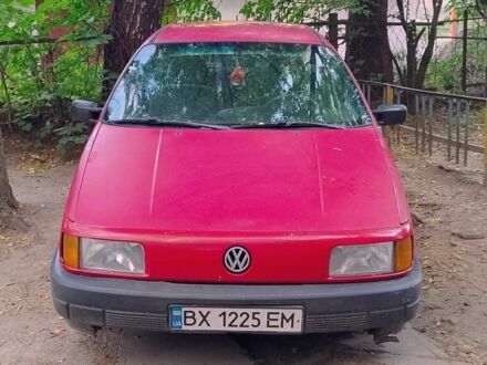Фольксваген Пассат 1988 в Хмельницком на Automoto.ua Красный Фольксваген Пассат, объемом двигателя 1.8 л и пробегом 590 тыс. км за 1200 $, фото 1 на Automoto.ua