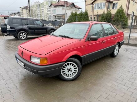 Красный Фольксваген Пассат, объемом двигателя 1.6 л и пробегом 380 тыс. км за 1000 $, фото 1 на Automoto.ua