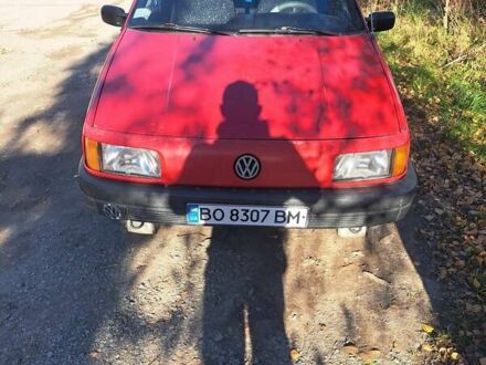 Червоний Фольксваген Пассат, об'ємом двигуна 1.6 л та пробігом 222 тис. км за 950 $, фото 1 на Automoto.ua