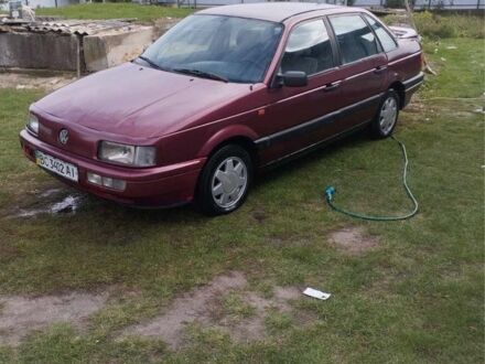 Червоний Фольксваген Пассат, об'ємом двигуна 1.8 л та пробігом 250 тис. км за 1000 $, фото 1 на Automoto.ua