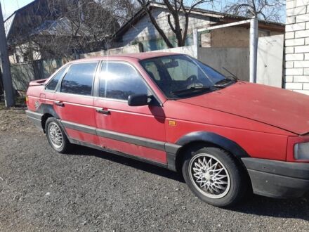 Фольксваген Пассат 1989 у Чернігові на Automoto.ua Червоний Фольксваген Пассат, об'ємом двигуна 1.6 л та пробігом 200 тис. км за 1250 $, фото 1 на Automoto.ua