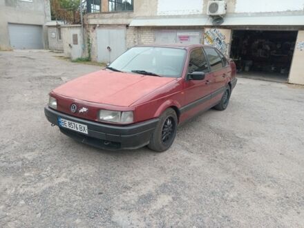 Фольксваген Пассат 1989 в Херсоне на Automoto.ua Красный Фольксваген Пассат, объемом двигателя 1.8 л и пробегом 335 тыс. км за 1700 $, фото 1 на Automoto.ua