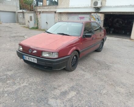 Красный Фольксваген Пассат, объемом двигателя 1.8 л и пробегом 335 тыс. км за 1700 $, фото 1 на Automoto.ua