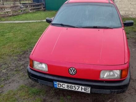 Красный Фольксваген Пассат, объемом двигателя 1.8 л и пробегом 285 тыс. км за 1700 $, фото 1 на Automoto.ua