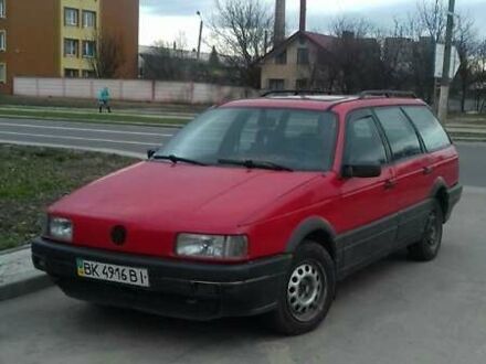 Красный Фольксваген Пассат, объемом двигателя 1.8 л и пробегом 480 тыс. км за 2400 $, фото 1 на Automoto.ua