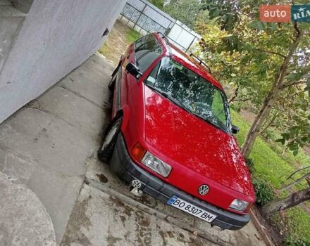 Красный Фольксваген Пассат, объемом двигателя 1.6 л и пробегом 258 тыс. км за 1150 $, фото 1 на Automoto.ua
