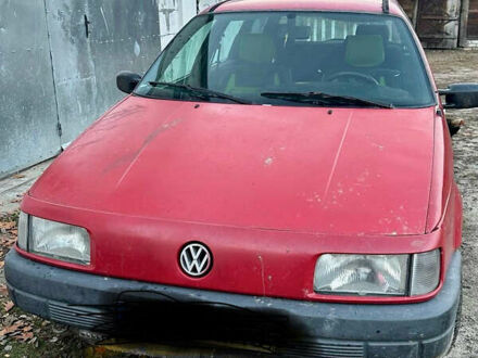 Красный Фольксваген Пассат, объемом двигателя 1.6 л и пробегом 600 тыс. км за 1100 $, фото 1 на Automoto.ua